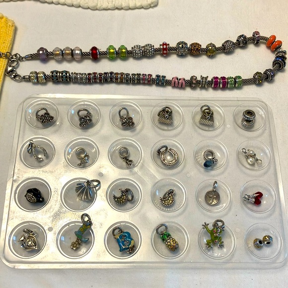 LIVE FLIER๐ข๐ข๐ข BRIGHTON BEADS CHARM COLLECTION  UNLISTED DO NOT PURCHASE - Picture 1 of 16